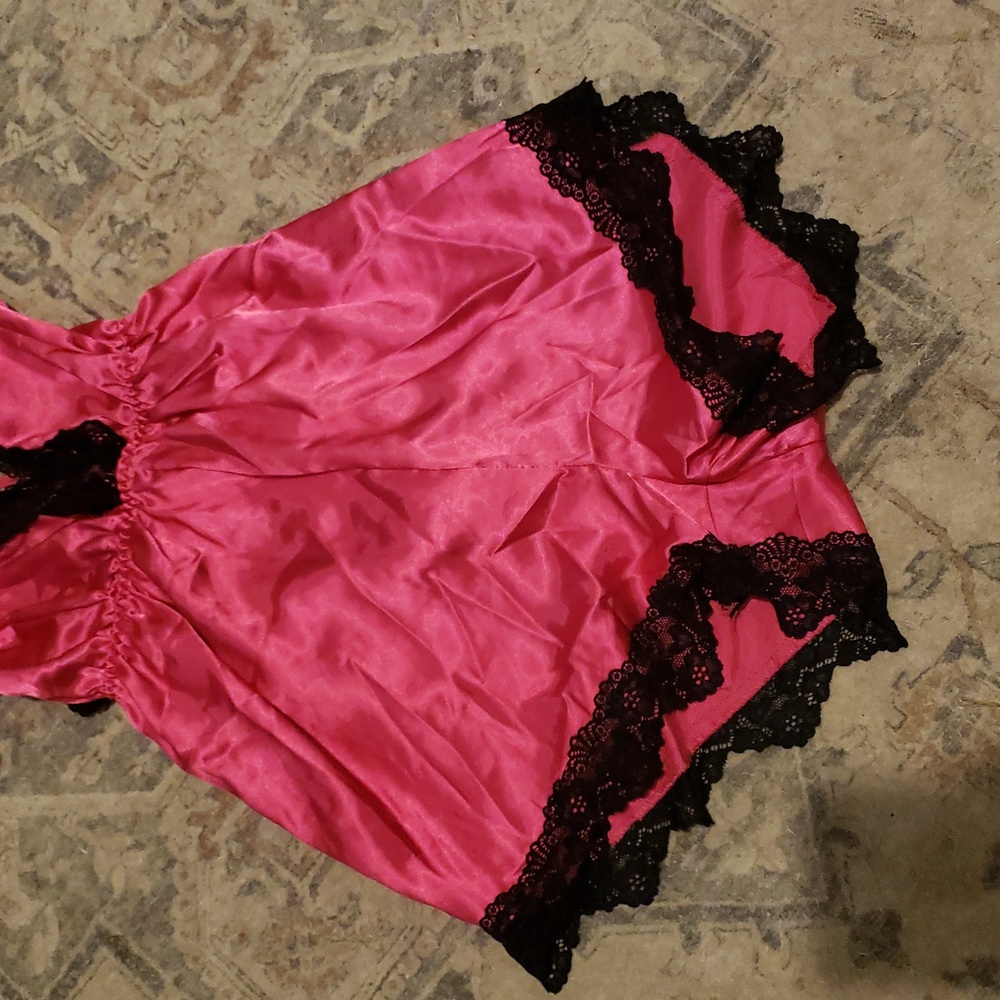 Elegant Pink Lace Trim Women's Romper - Picture 3 of 4